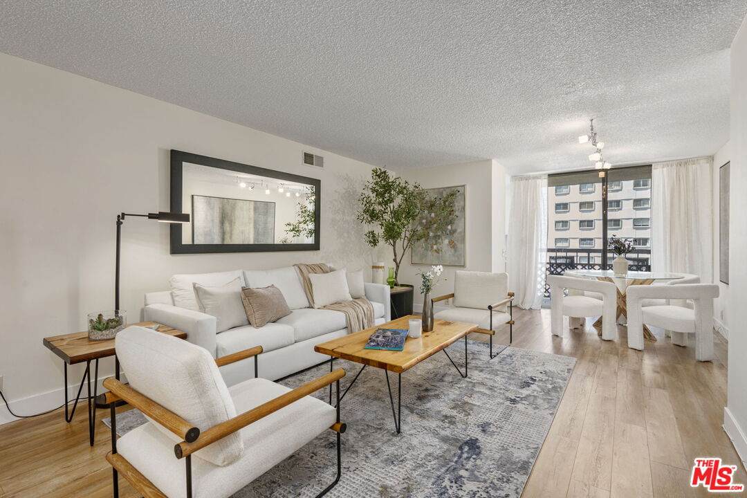 10751 Wilshire Blvd - Photo 1