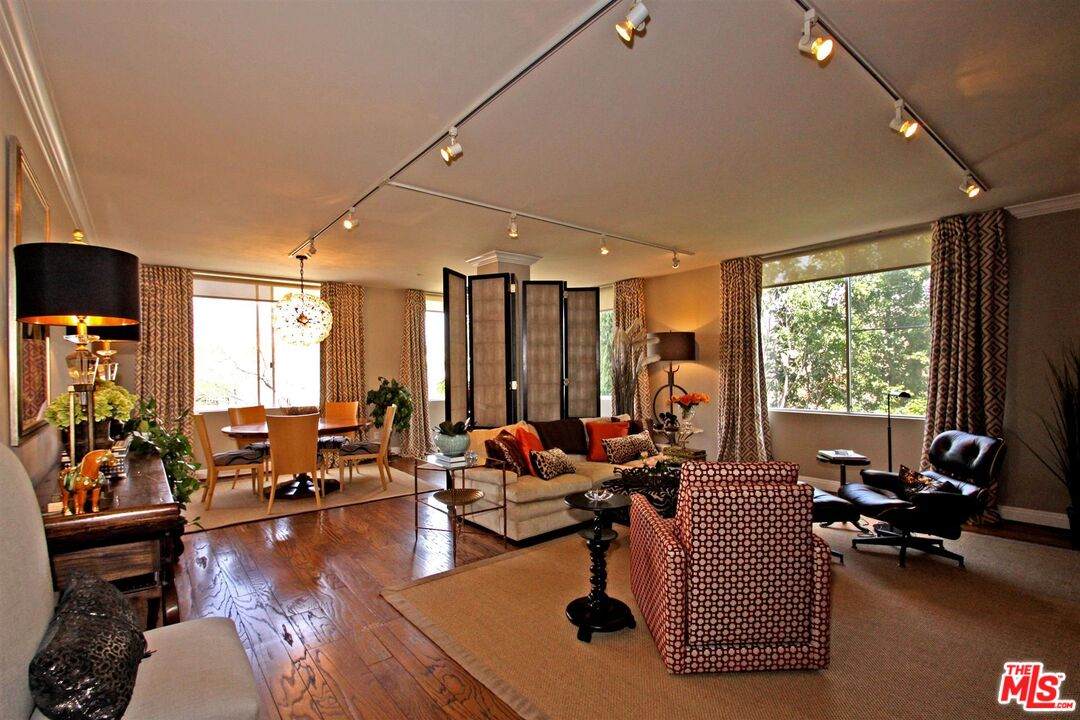 412 Palm Dr - Photo 1