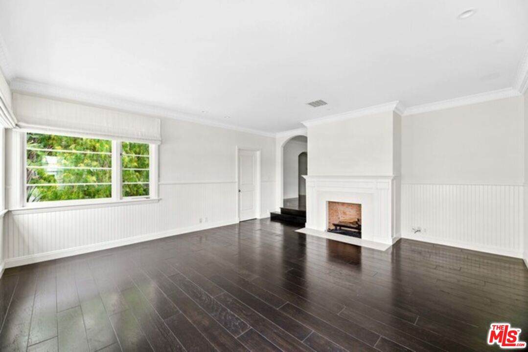 9233-1/2 Doheny Road - Photo 1