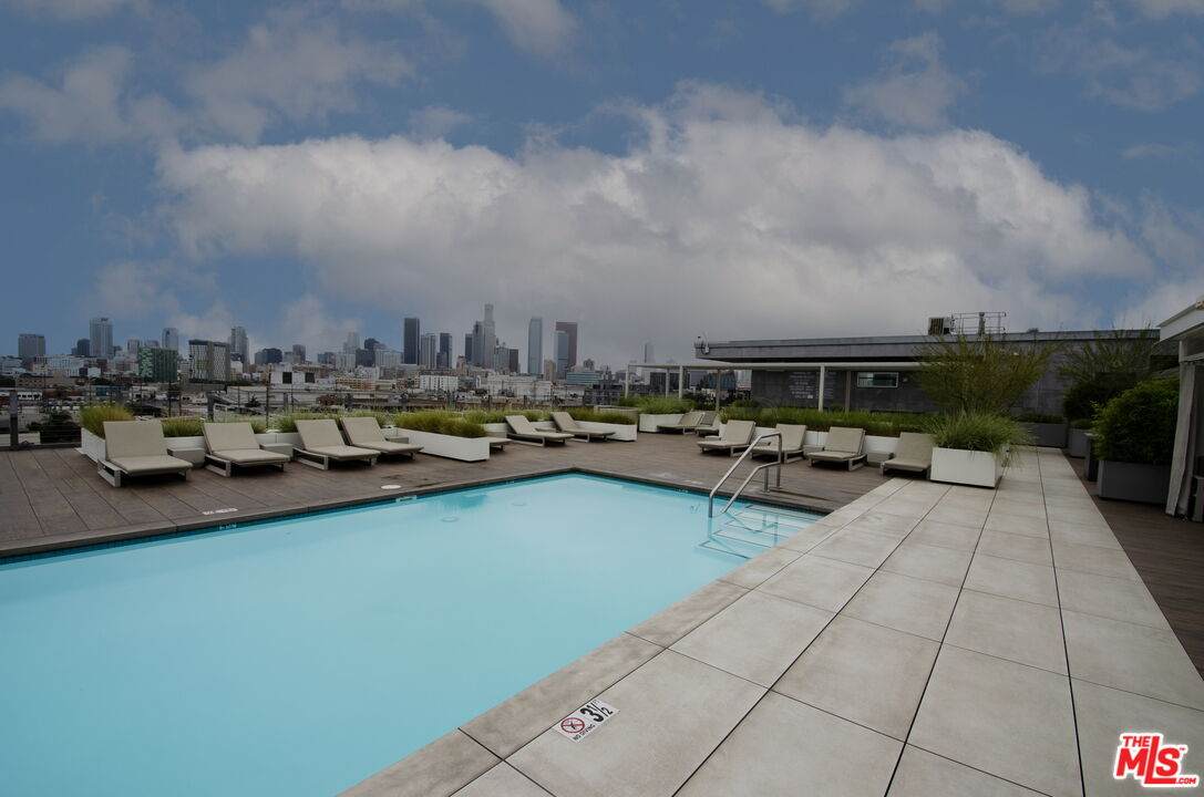 527 Molino St - Photo 1