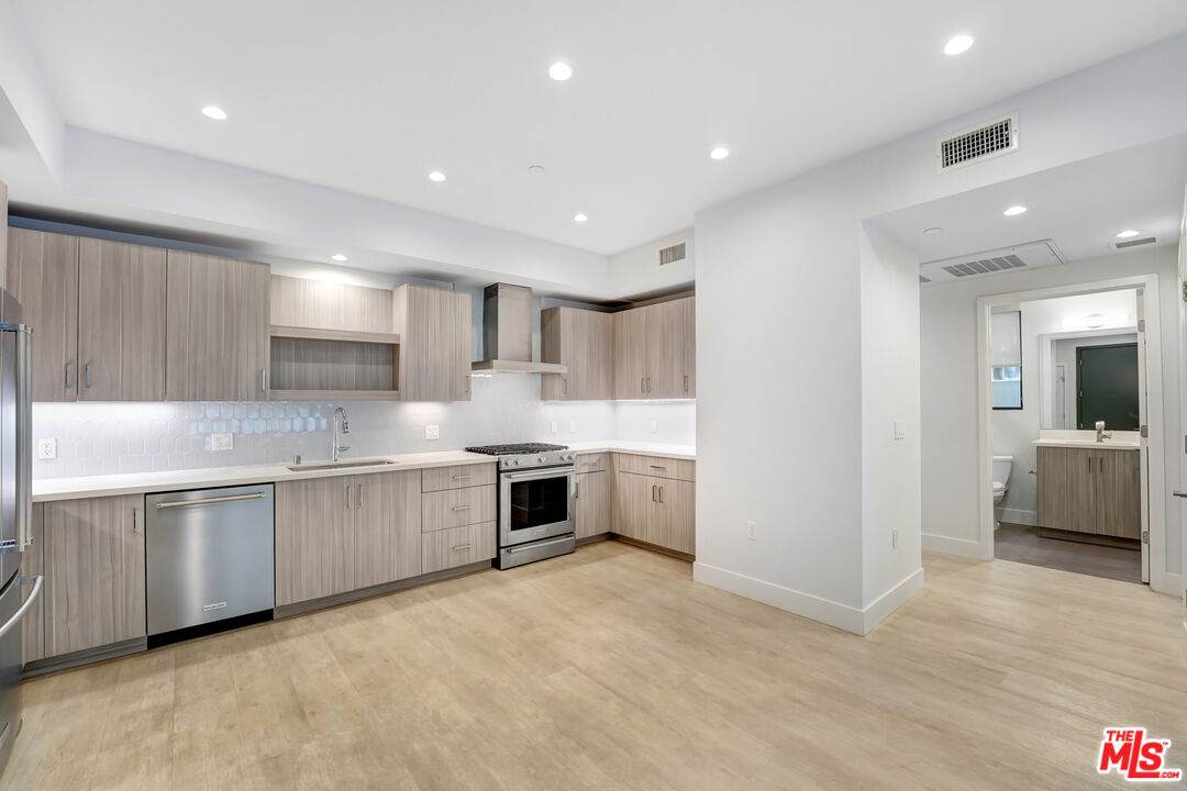 5955 Saturn St - Photo 1