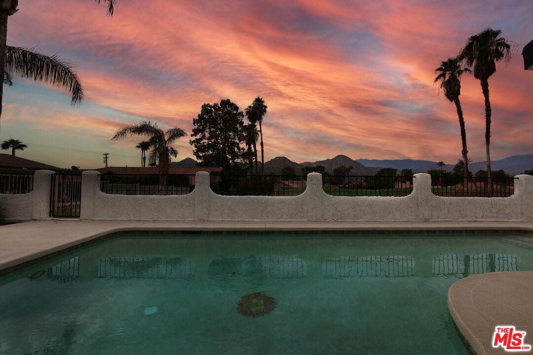 76983 California Dr - Photo 1