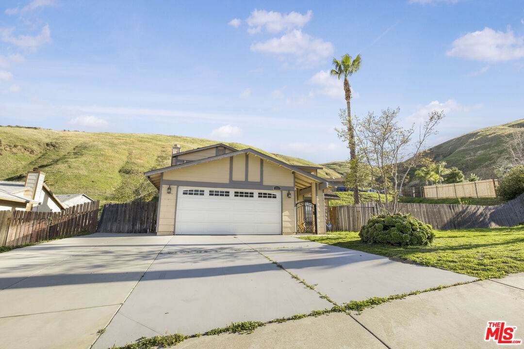 1511 Yardley St - Photo 1