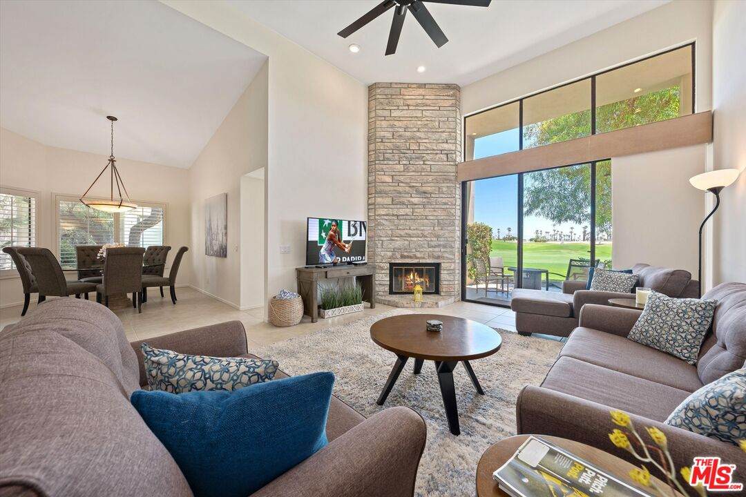 55092 Oak Tree - Photo 1