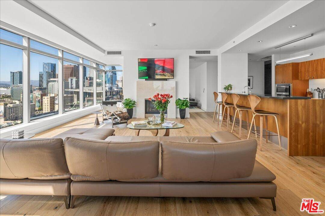 1155 Grand Ave - Photo 1