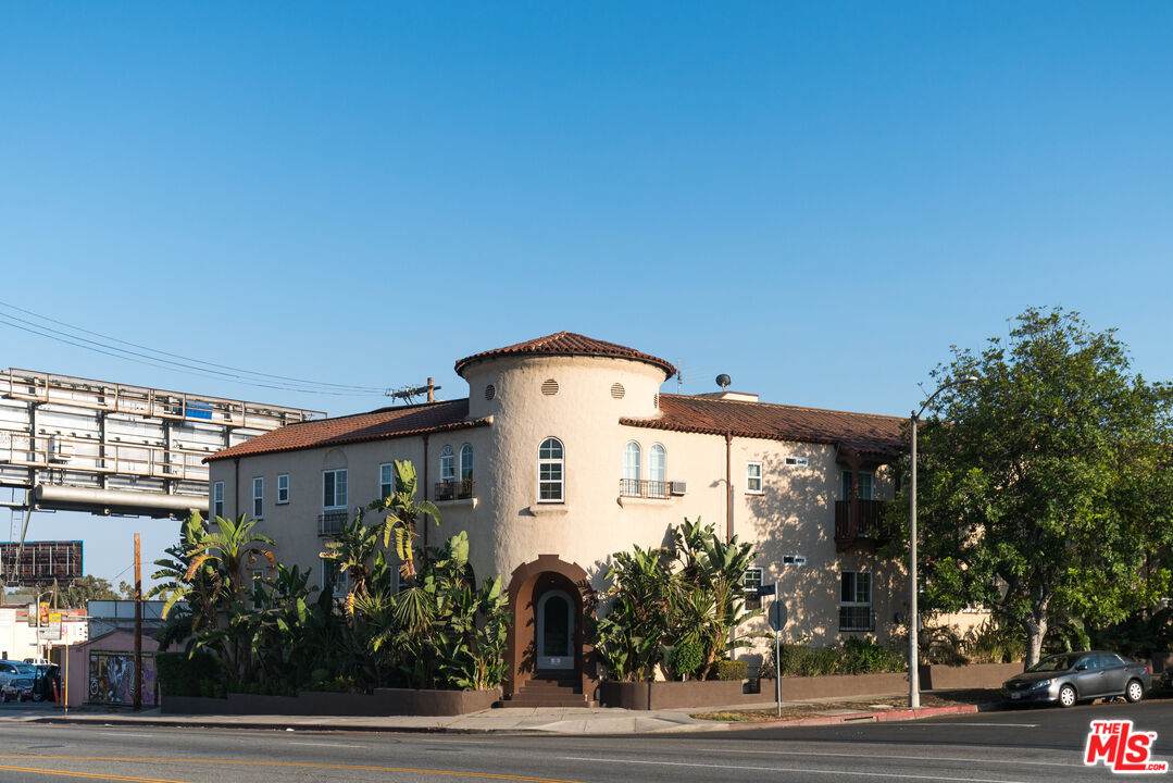 5320 Olympic Blvd - Photo 1