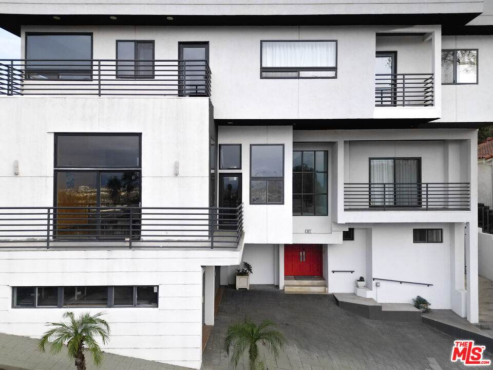 3971 Fredonia Dr - Photo 1