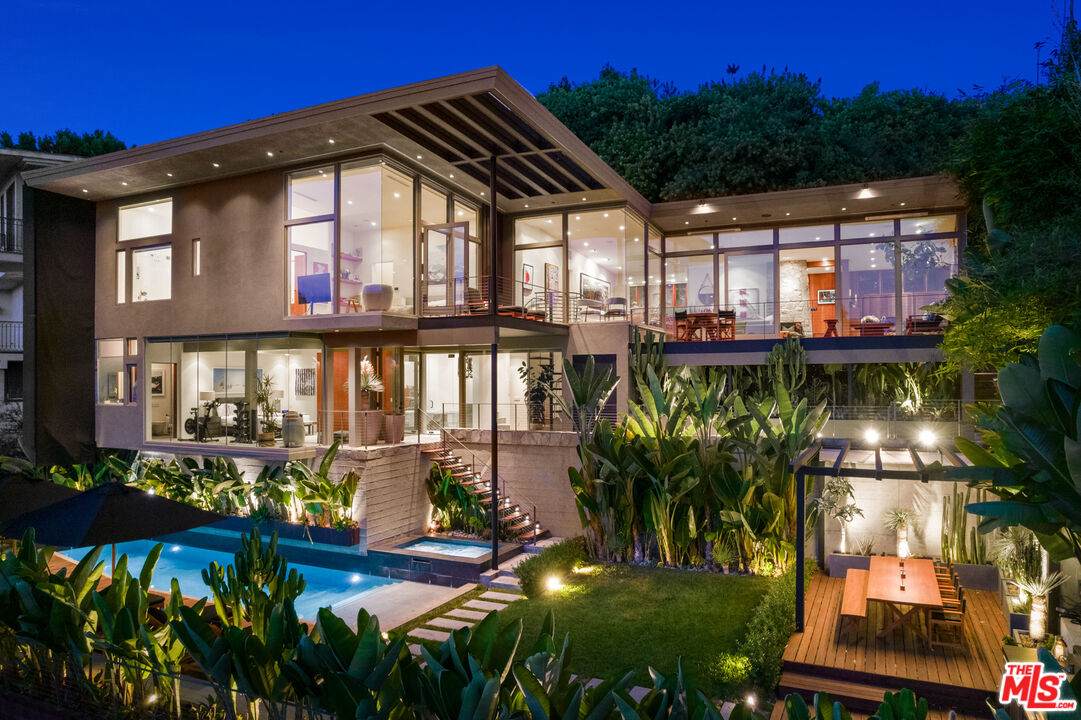 1659 Waynecrest Dr - Photo 1