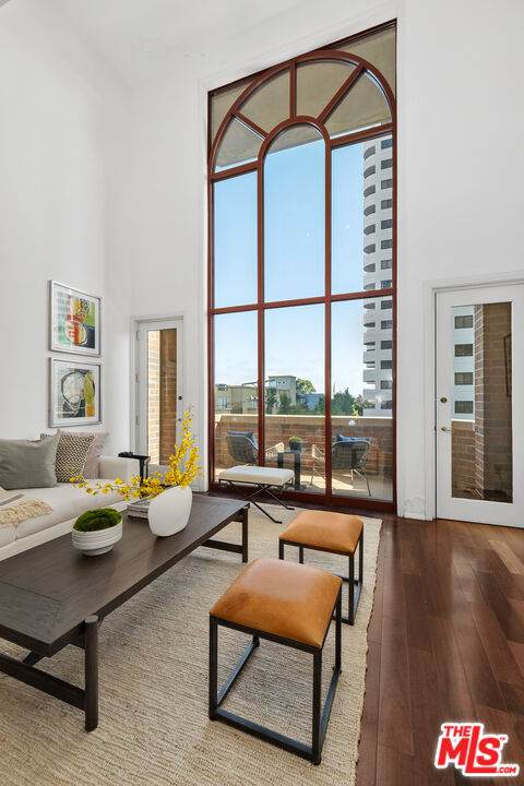 10550 Wilshire Blvd - Photo 1