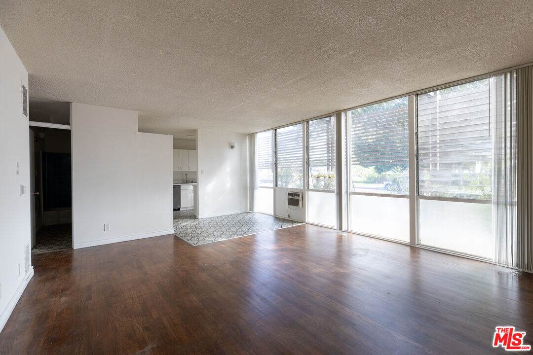 11133 Rose Ave - Photo 1