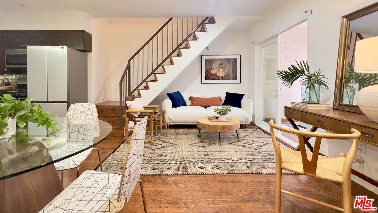 5633 Carlton Way - Photo 1