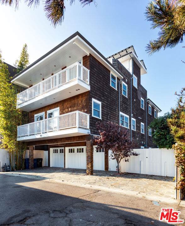 702 Pacific Ave. - Photo 1