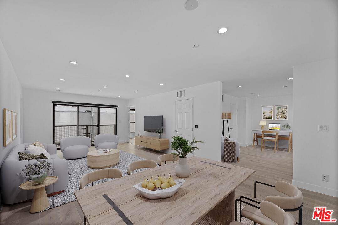 725 Alfred St - Photo 1