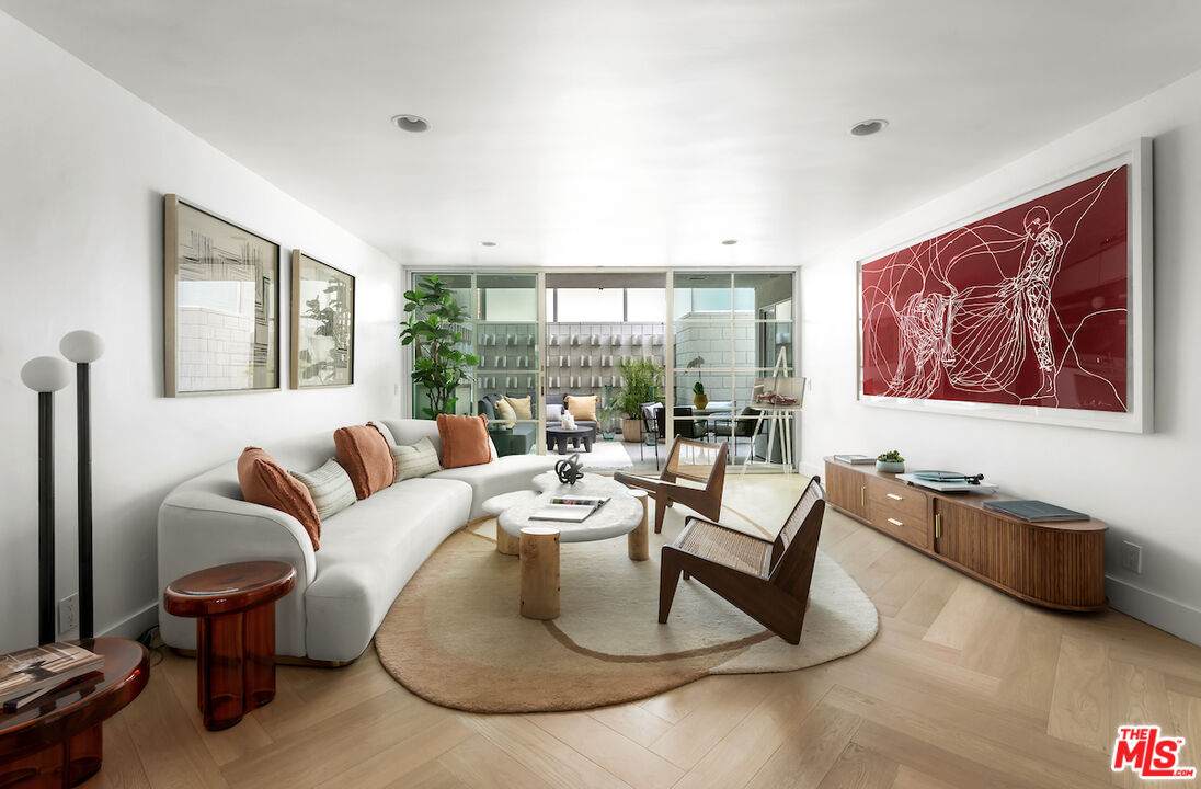 1400 Sweetzer Ave - Photo 1