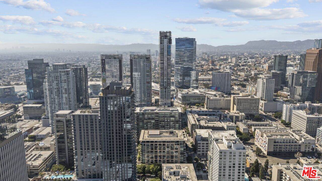 1111 Grand Ave - Photo 1