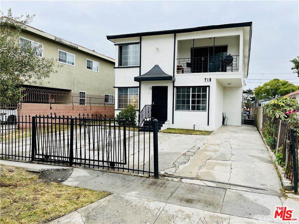 719 79th St - Photo 1