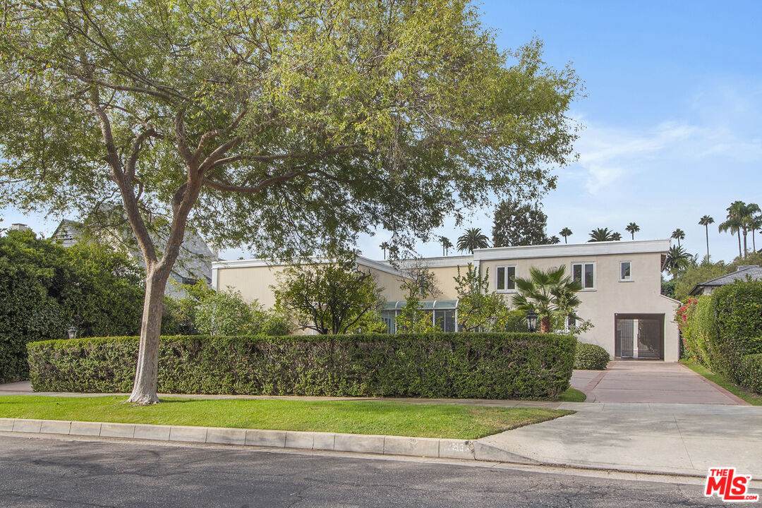 713 Elm Dr - Photo 1