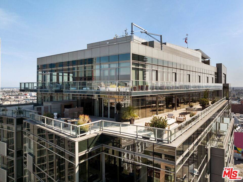 1155 Grand Ave - Photo 1