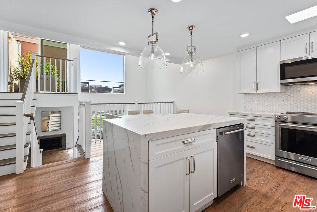 6400 Pacific Ave - Photo 1