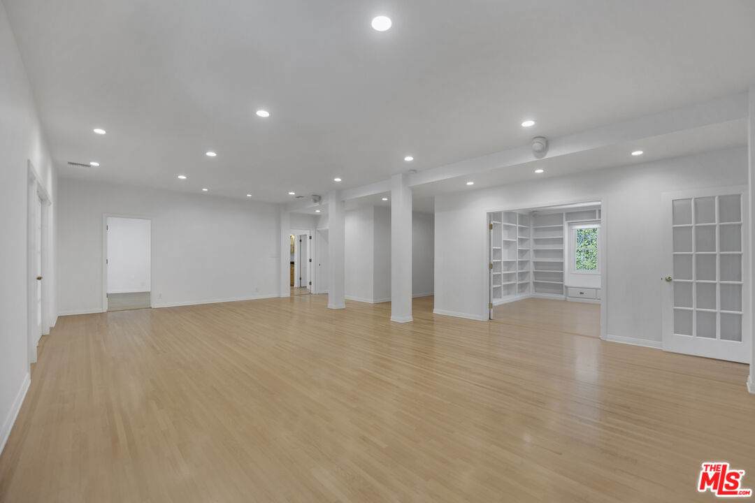 1231 Club View Dr - Photo 1