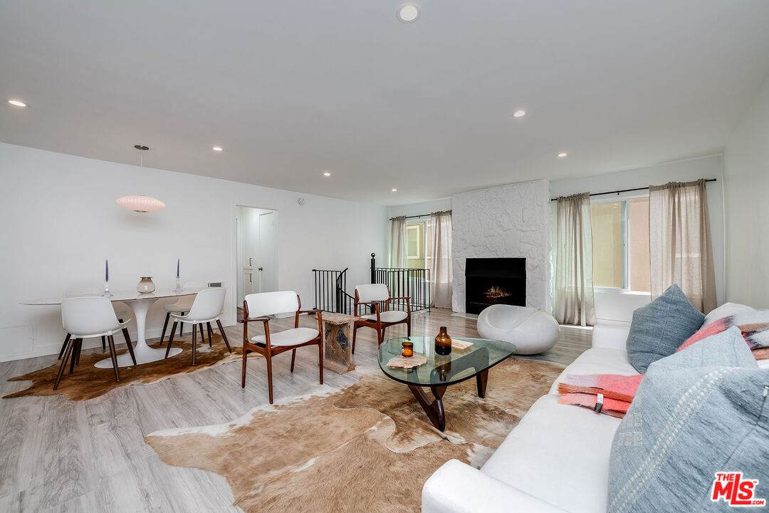 16 Quarterdeck St - Photo 1