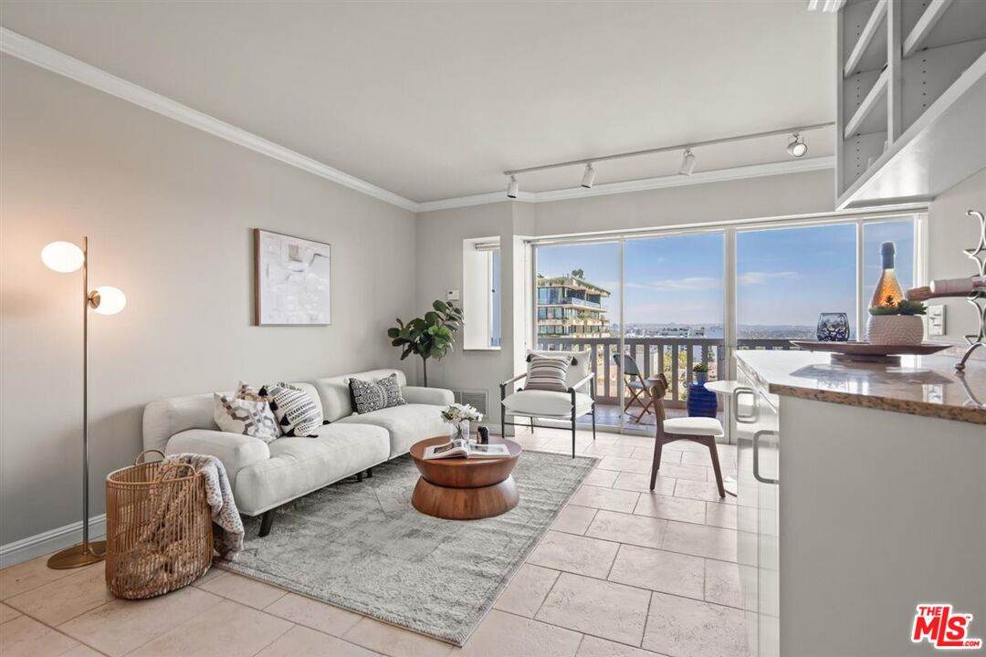 999 Doheny Dr - Photo 1