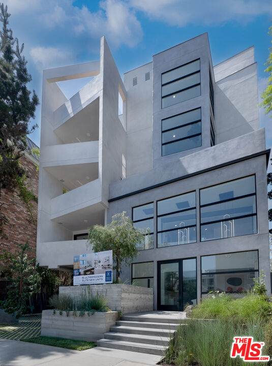 1361 Kelton Ave - Photo 1