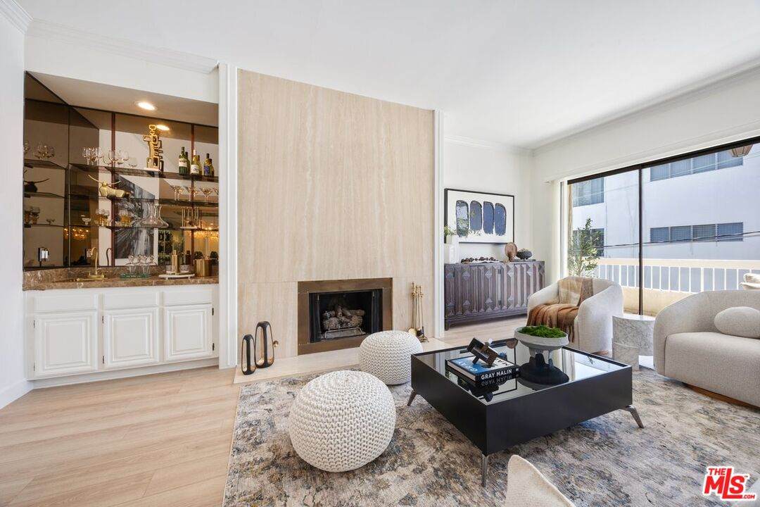 457 Doheny Dr - Photo 1