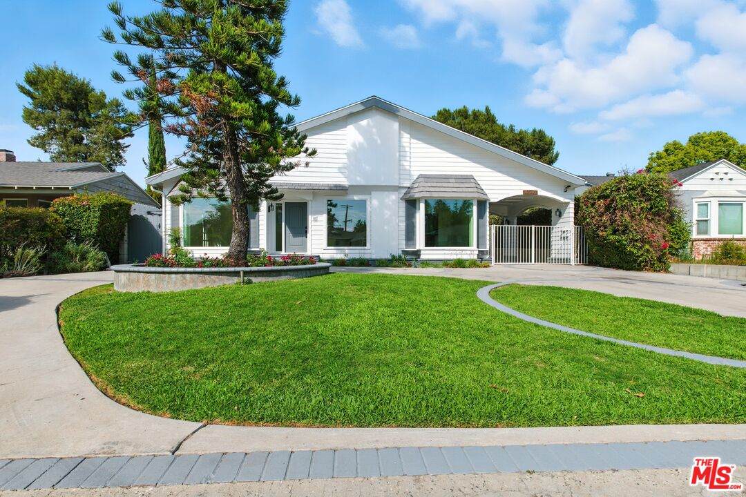 4640 Laurelgrove Ave - Photo 1