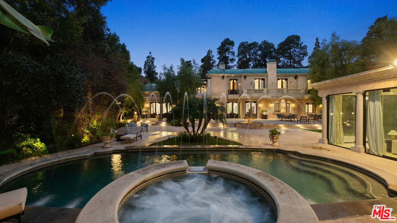 1021 Crescent Dr - Photo 1