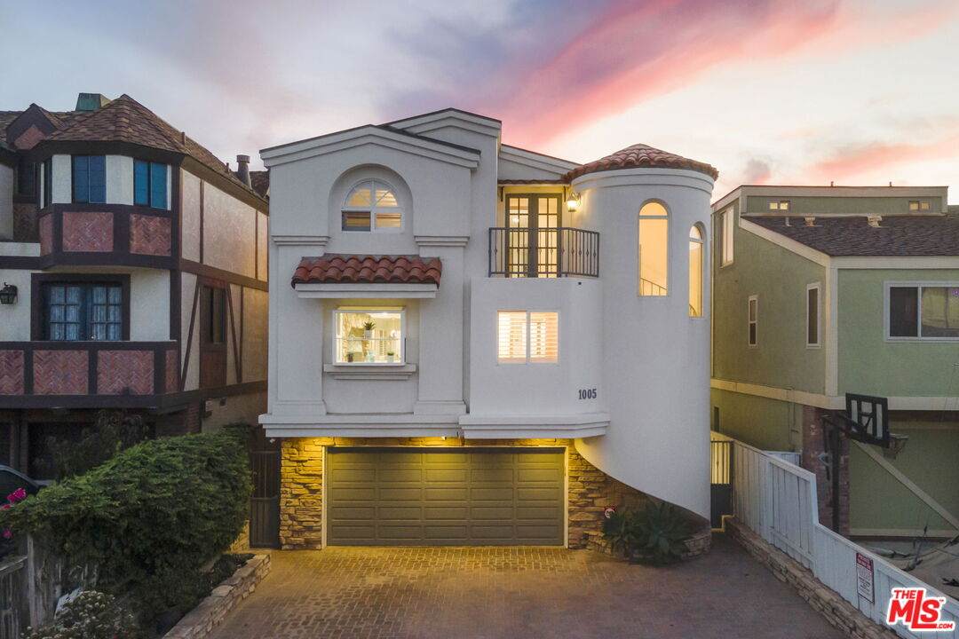 1005 Ocean Dr - Photo 1