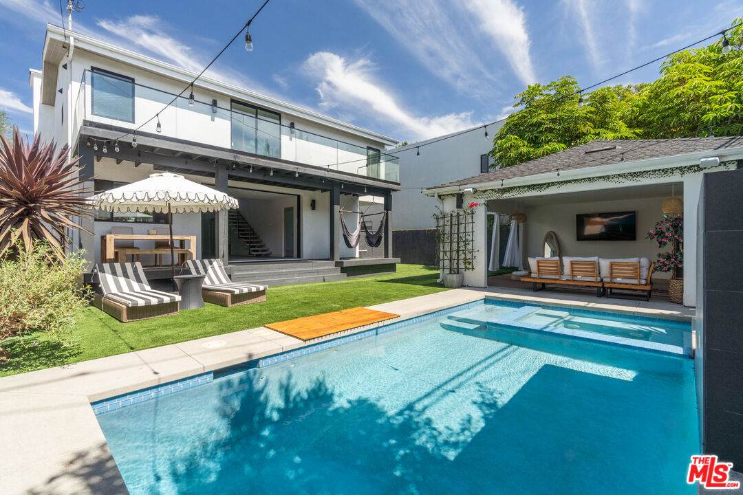 3207 Thatcher Ave - Photo 1