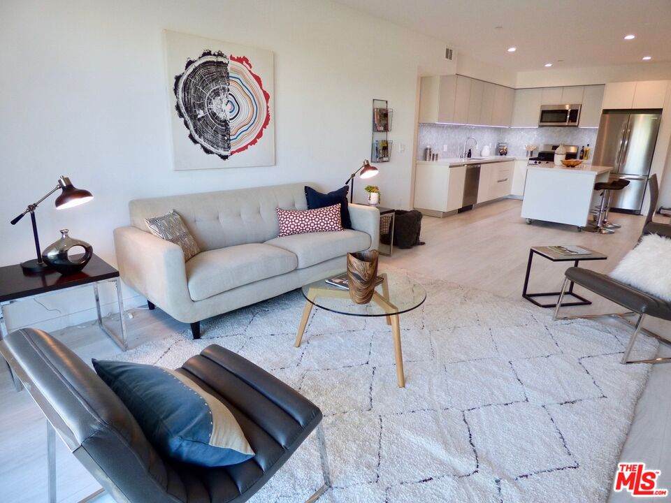 1731 Federal Ave - Photo 1