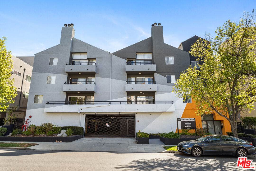 1626 Malcolm Ave - Photo 1