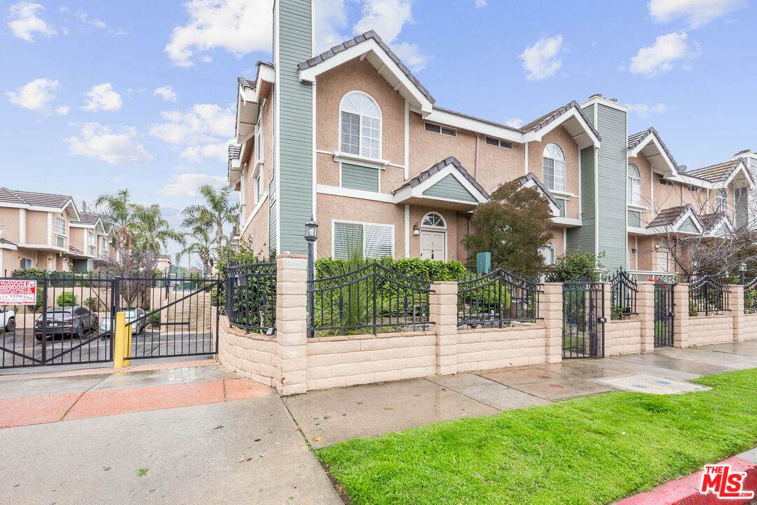 8958 Burnet Ave - Photo 1
