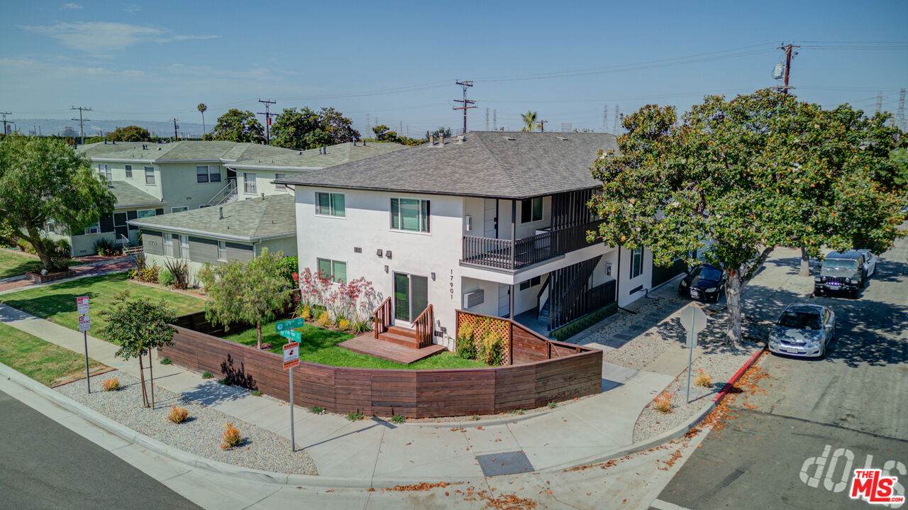 17901 Crenshaw - Photo 1