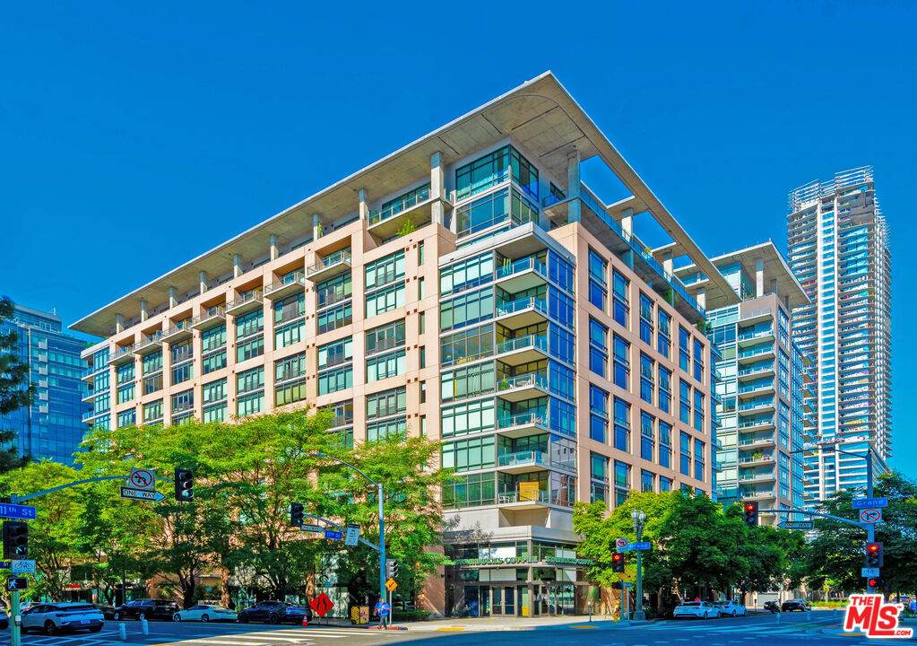 1111 Grand Ave - Photo 1