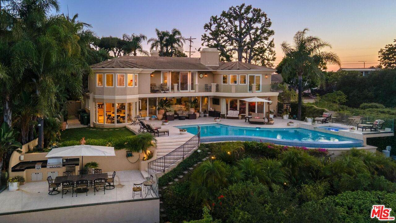 7833 Torreyson Dr - Photo 1