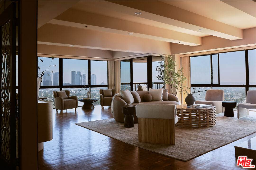 10790 Wilshire Blvd - Photo 1