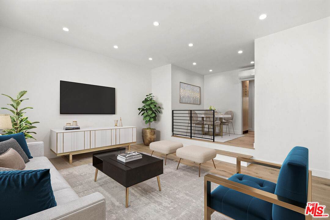 837 11th St - Photo 1