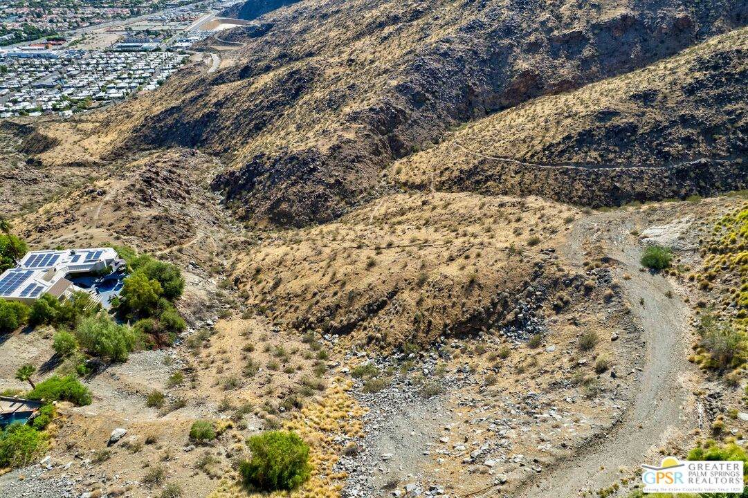  Southridge Dr - Photo 1