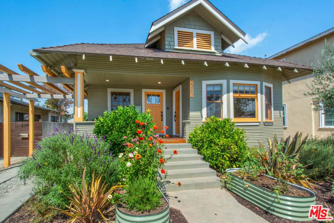 2347 29th Pl - Photo 1