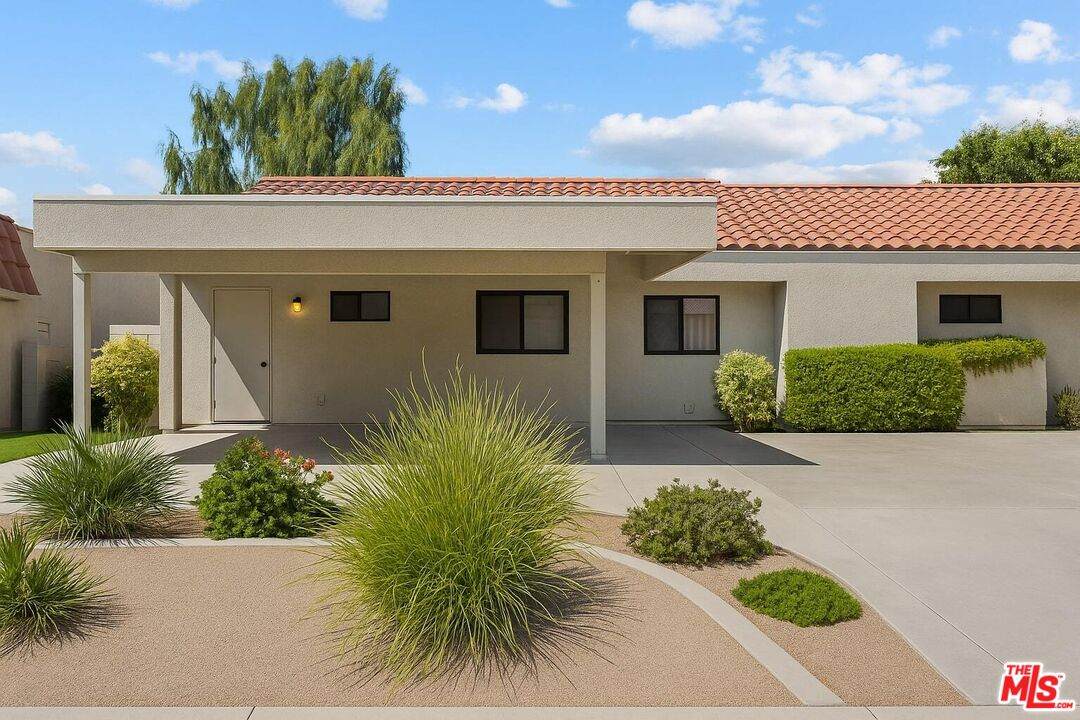 40513 Bay Hill Way - Photo 1