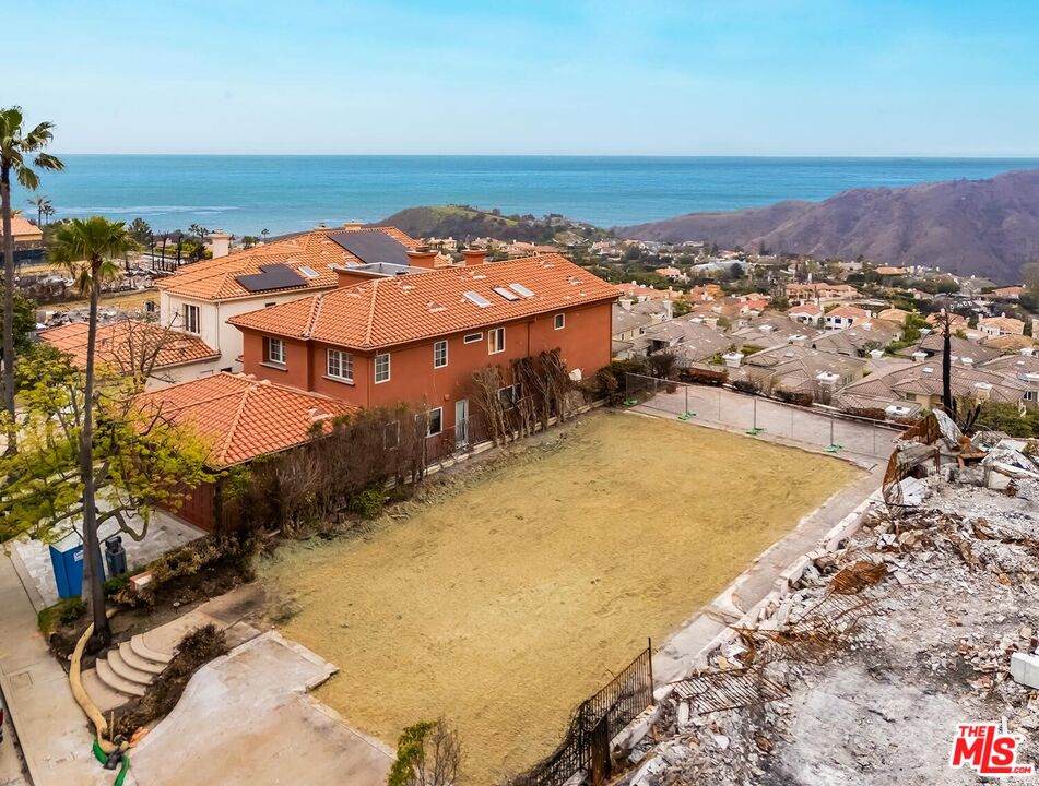 1648 Chastain Pkwy - Photo 1