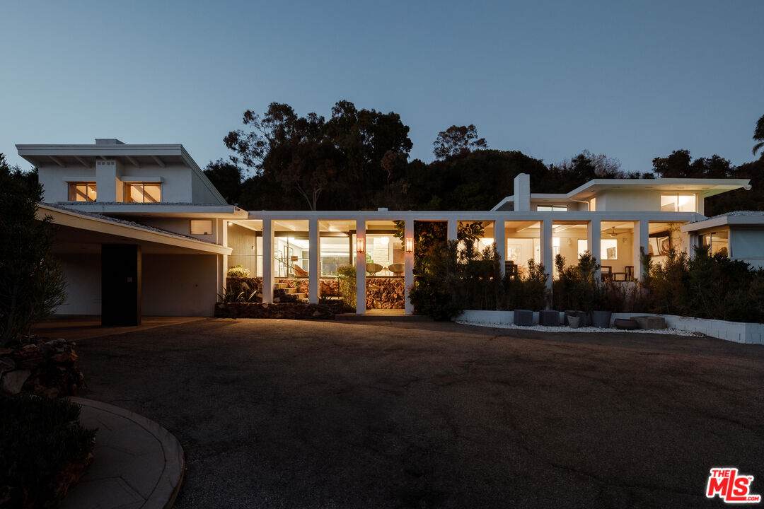 248 Glenroy Ave - Photo 1