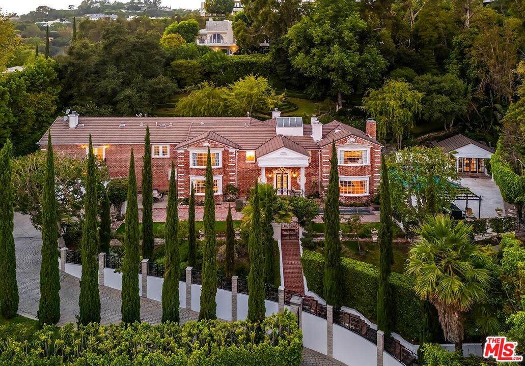 725 Faring Rd - Photo 1