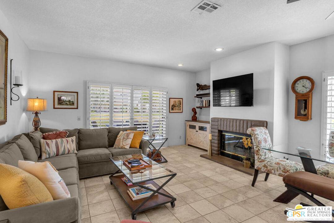 230 Vista Royale Cir - Photo 1