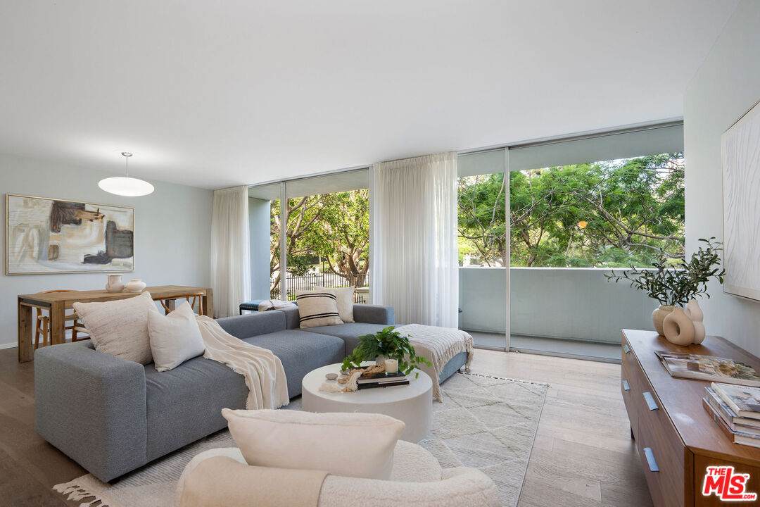 2220 Avenue Of The Stars - Photo 1