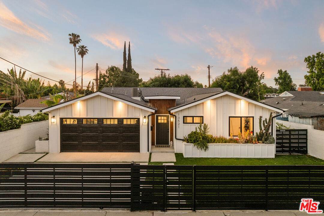 13521 Magnolia Blvd - Photo 1