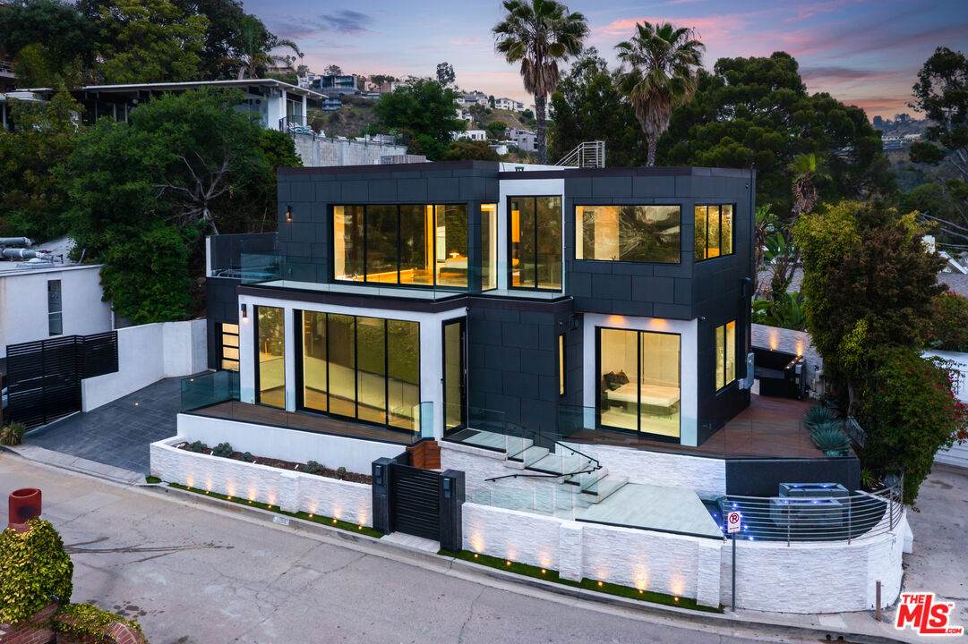 1545 Marlay Dr - Photo 1